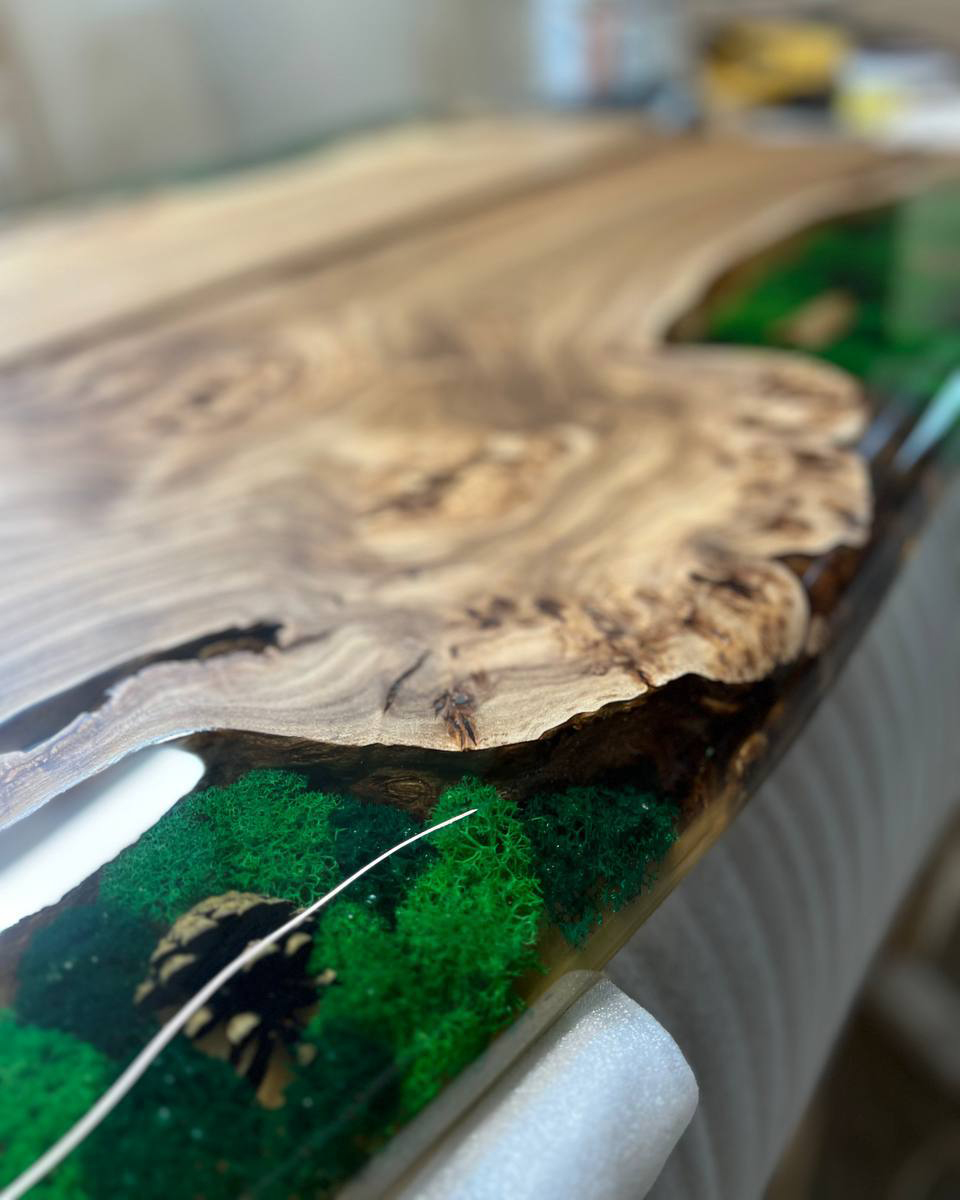 Подоконники из карагача со смолой