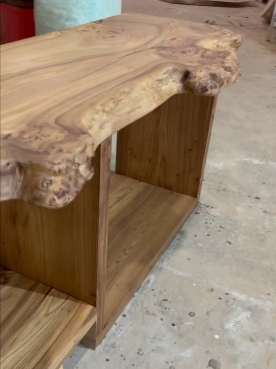 Тумба с выдвижным ящиком с живым краем