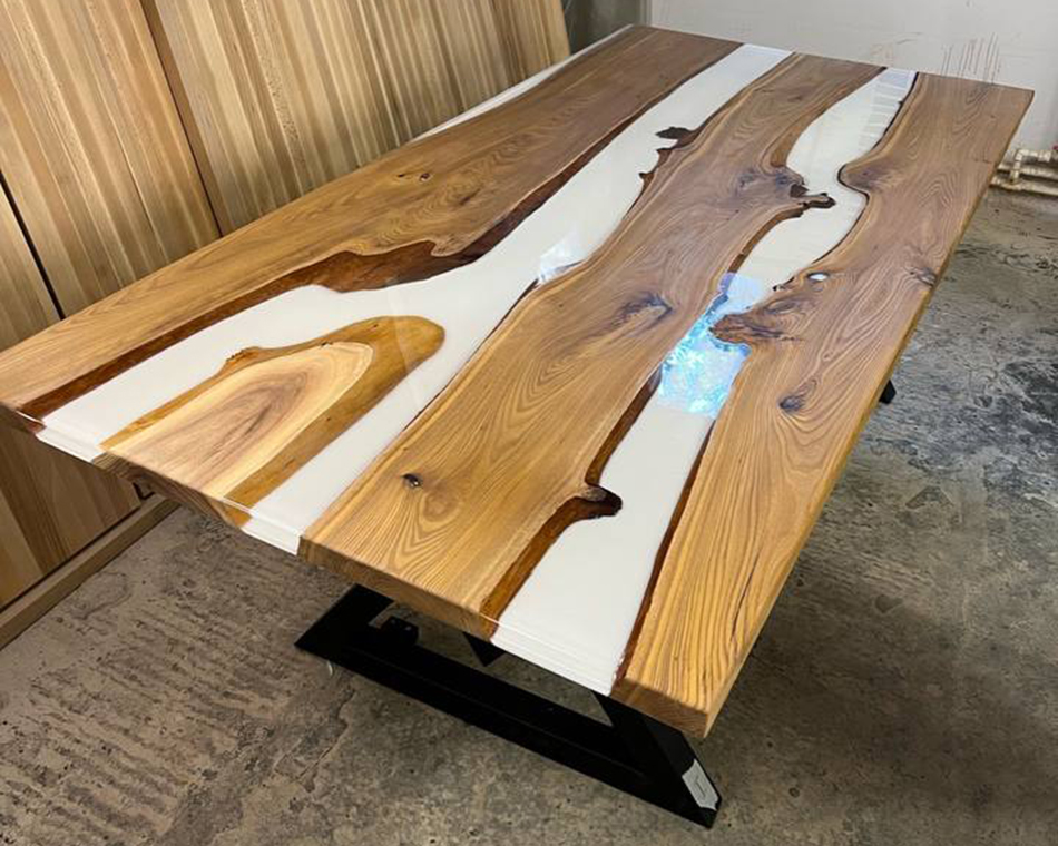 Большой стол из карагача