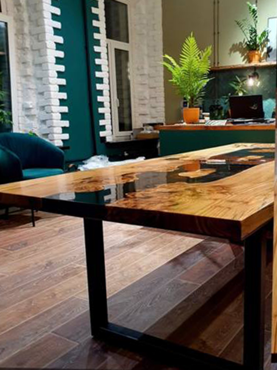 Стол из карагача со смолой 5