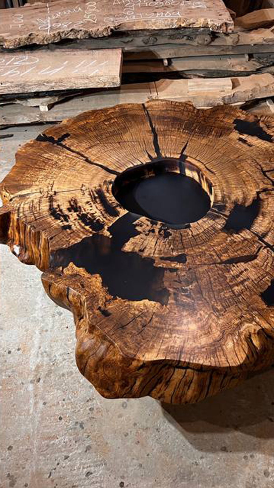 Журнальный стол из многовекового спила дуба с живыми краями 7