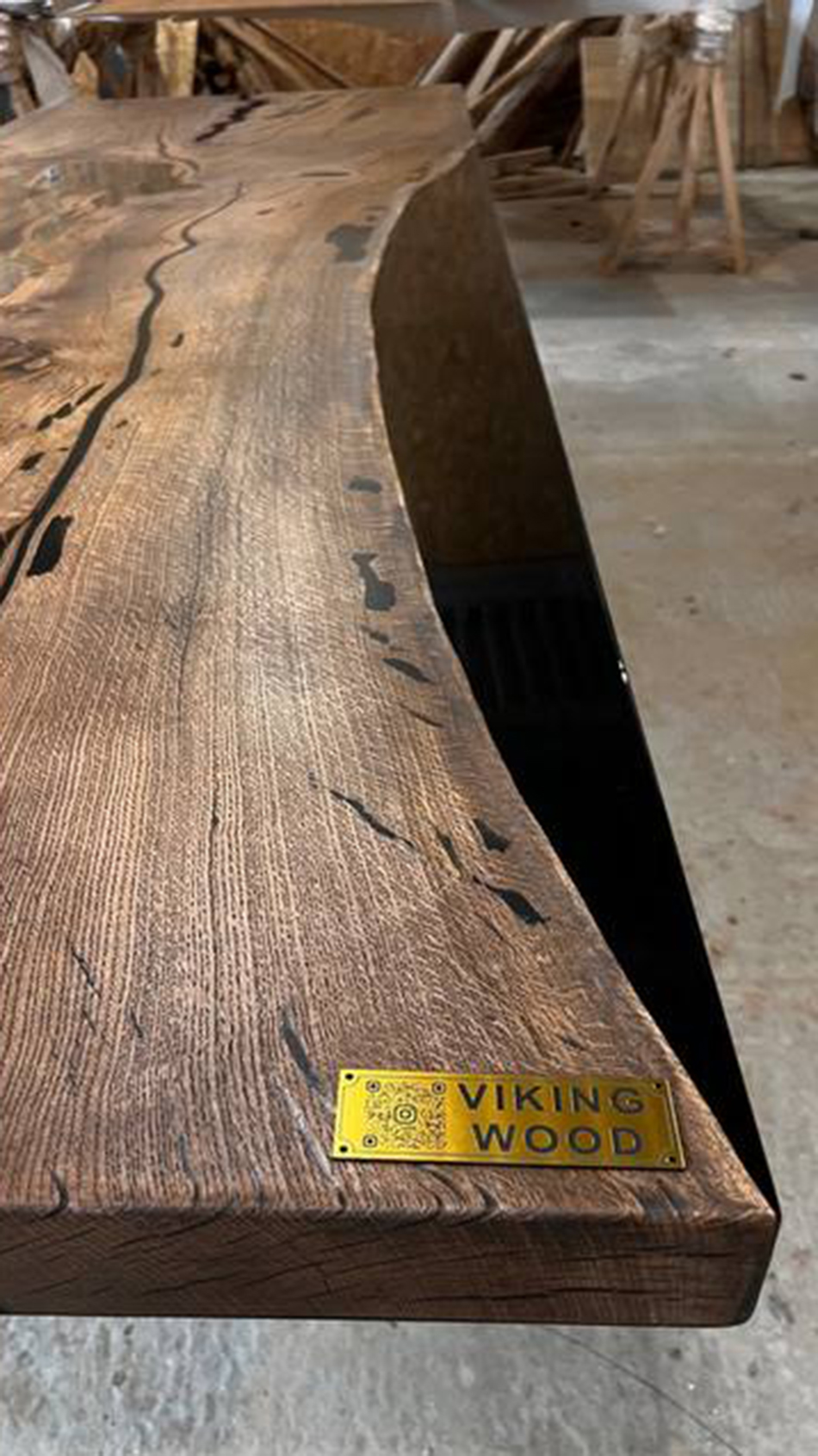 Стол из 200-летнего дуба со смолой по краям 6