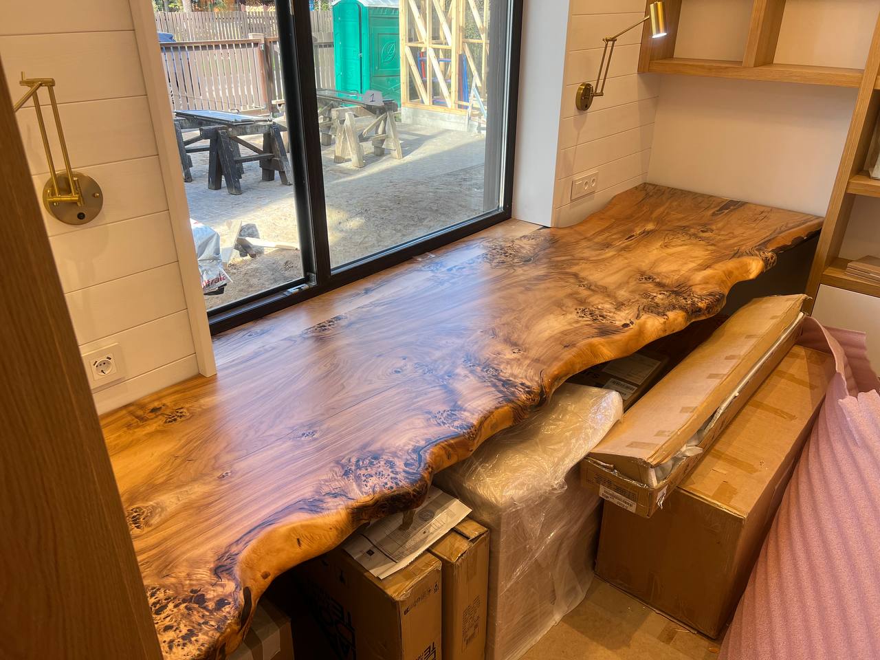 Столешница из цельного капового слэба