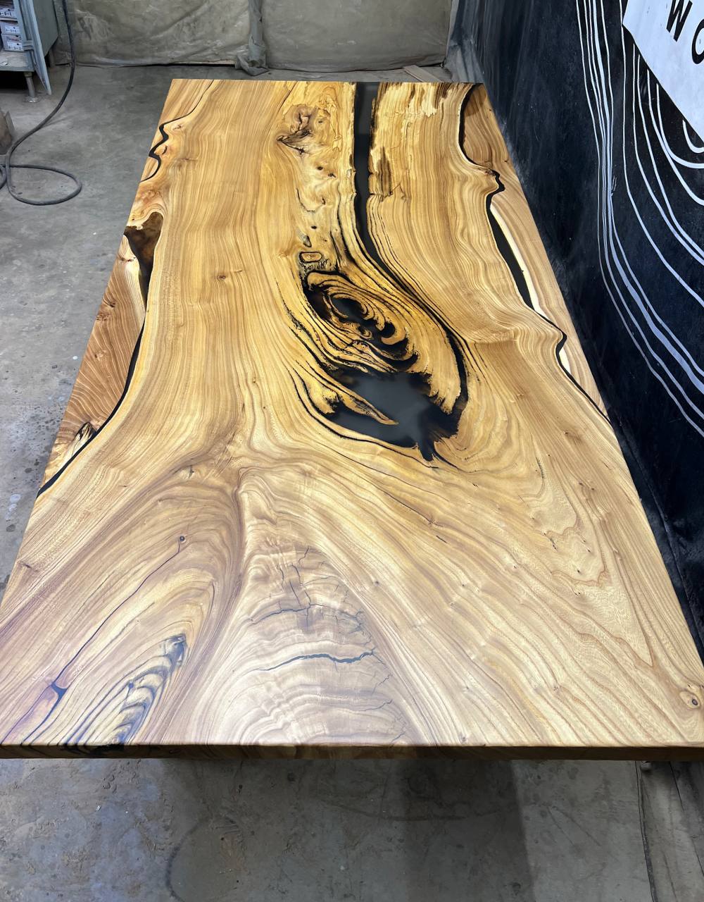 Стол из массива карагача 5