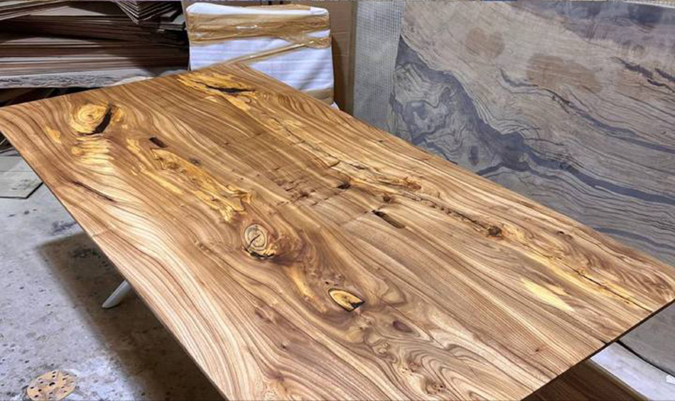 «Умный» стол из карагача 3