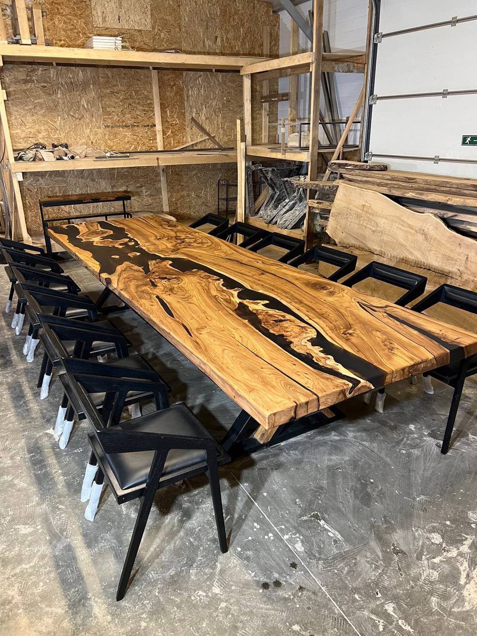 Комплект: большой стол из массива карагача + стулья из массива дуба 3