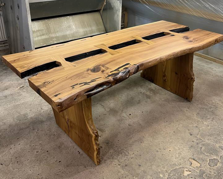 Большой стол из карагача