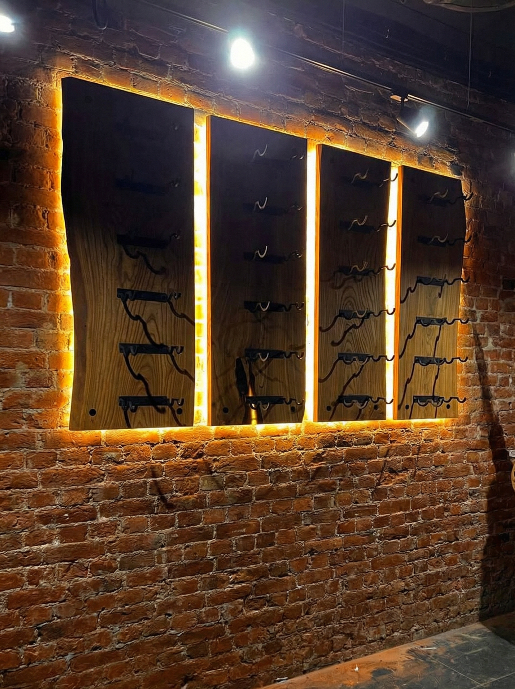 Винные стеллажи из азиатского карагача со светодиодной лентой