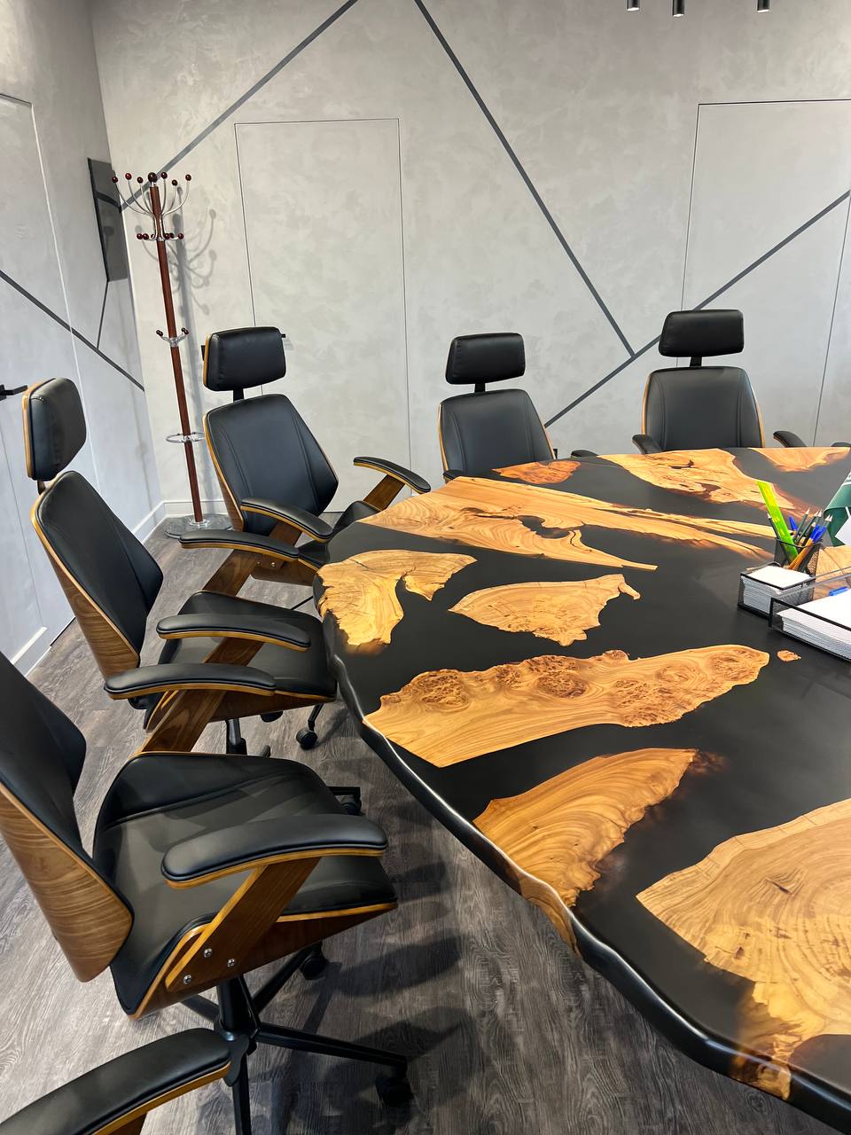 Большой 2500мм Стол из массива карагача со смолой 6