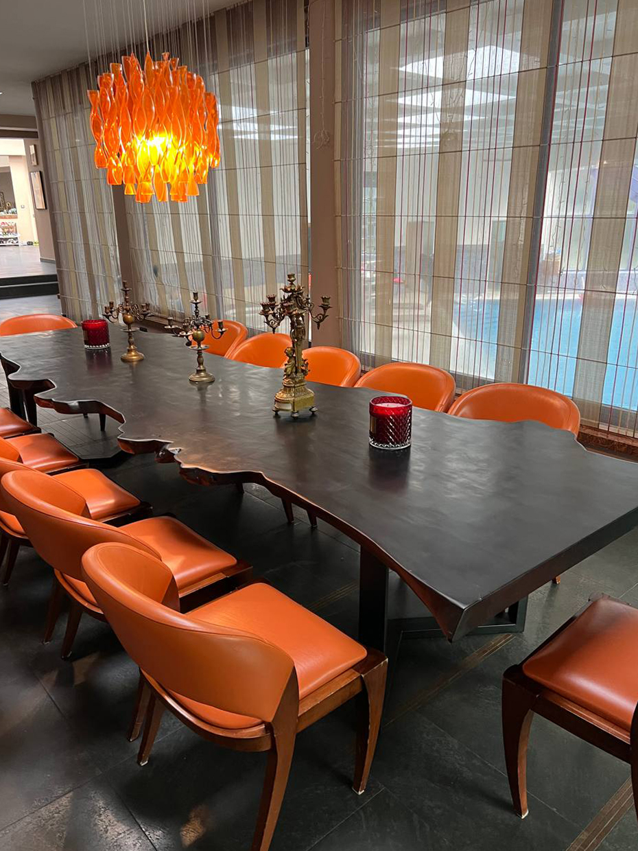 Обеденный стол из цельного слэба 3