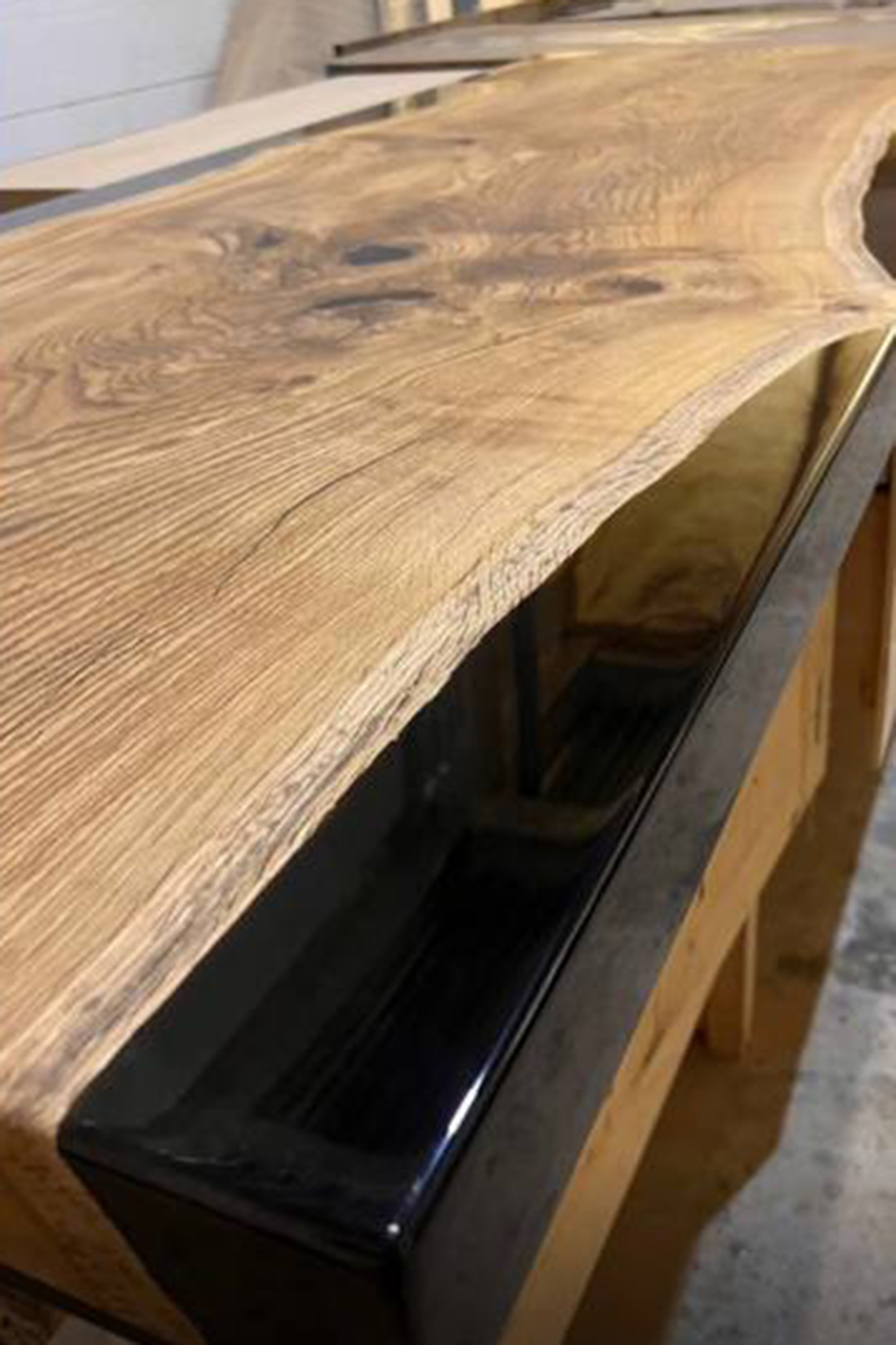 Стол из дуба со смолой 4