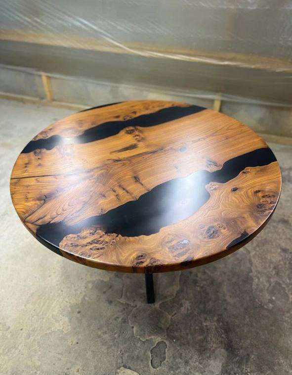 Обеденный стол из капового карагача с черной смолой 3