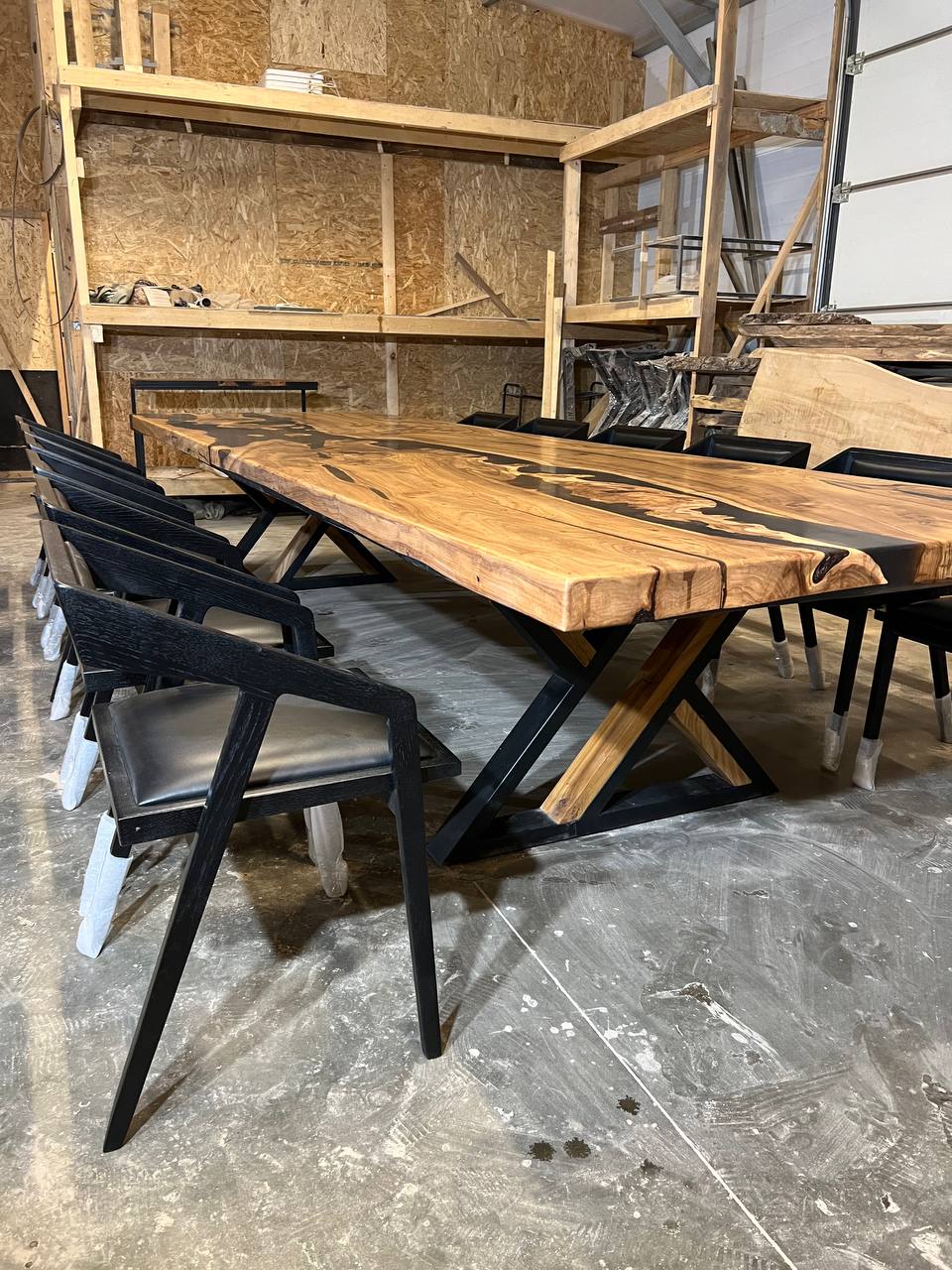 Комплект: большой стол из массива карагача + стулья из массива дуба 8