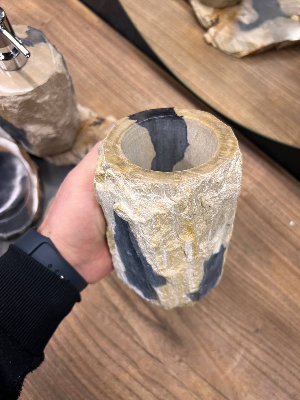 Раковины и аксессуары из окаменелого дерева