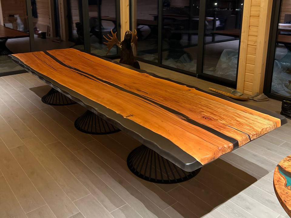 Комплект: прямоугольный стол + круглый стол со смолой + барная стойка