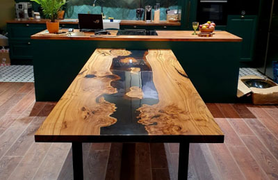 Аккуратный столик для квартиры