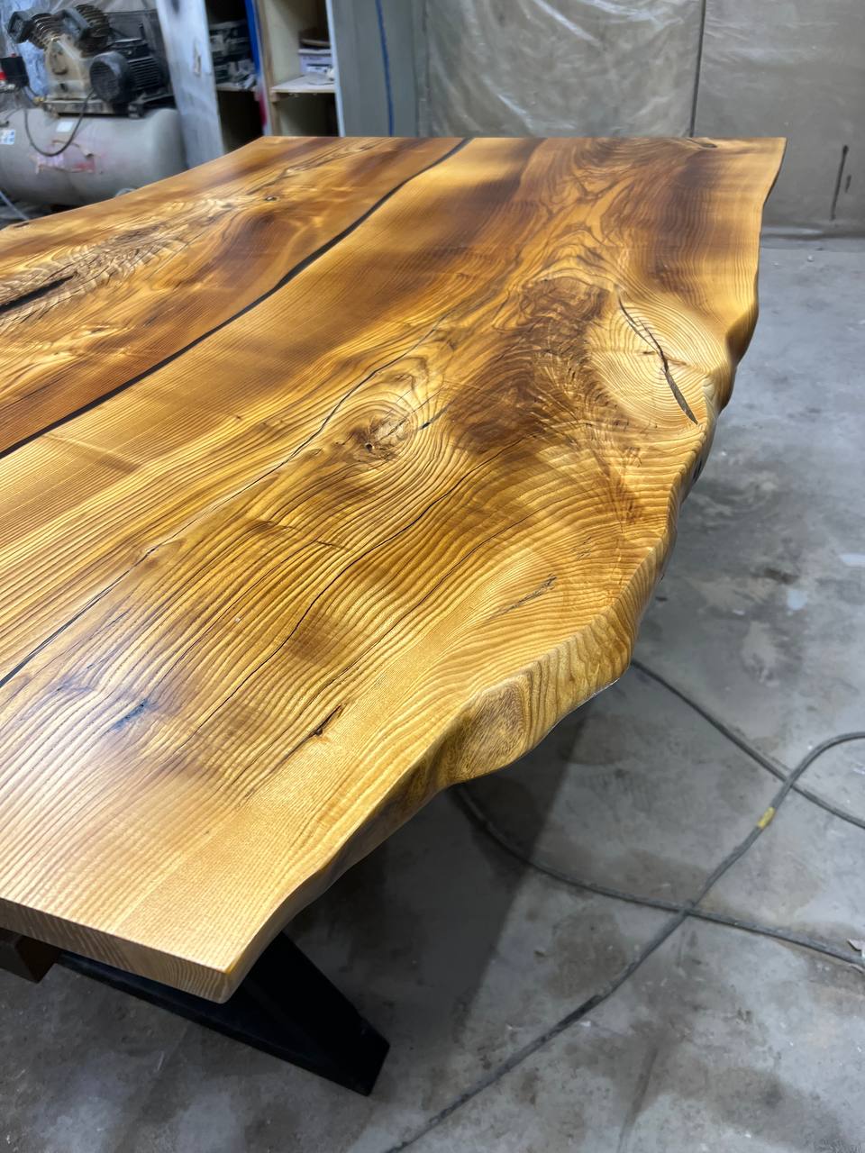 Обеденный стол из слэба ясеня 5