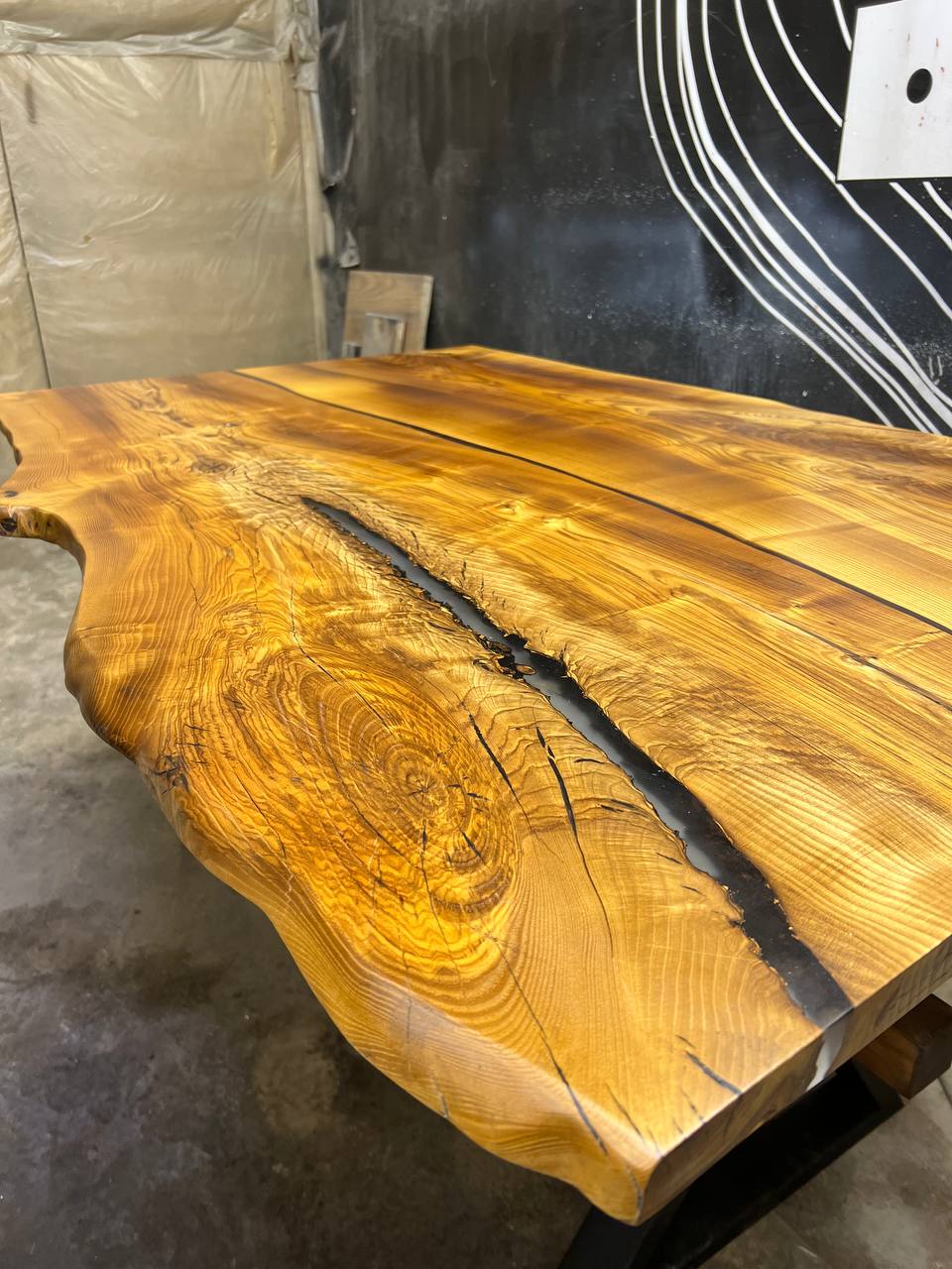 Обеденный стол из слэба ясеня 4