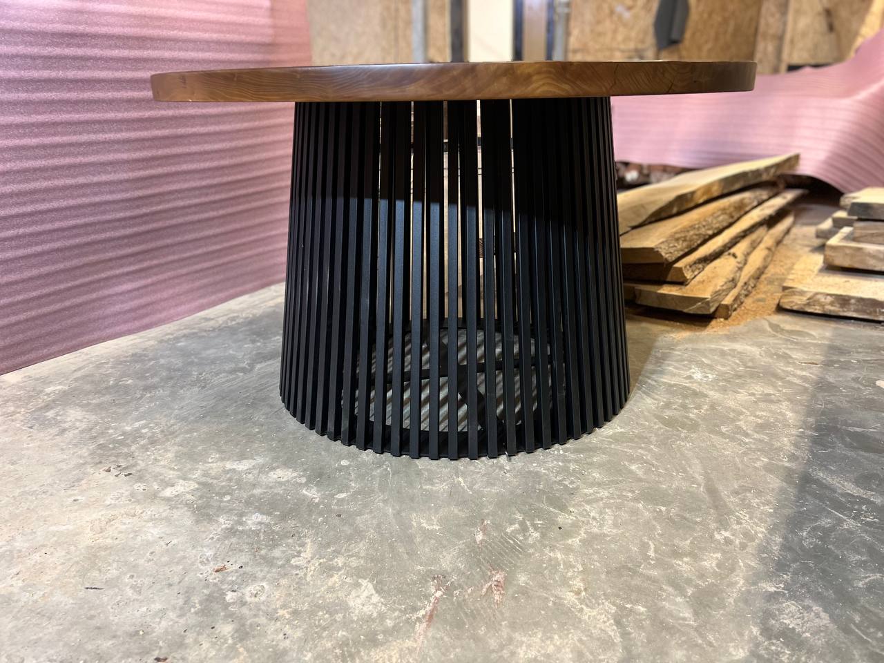 Журнальный столик из азиатского карагача 5